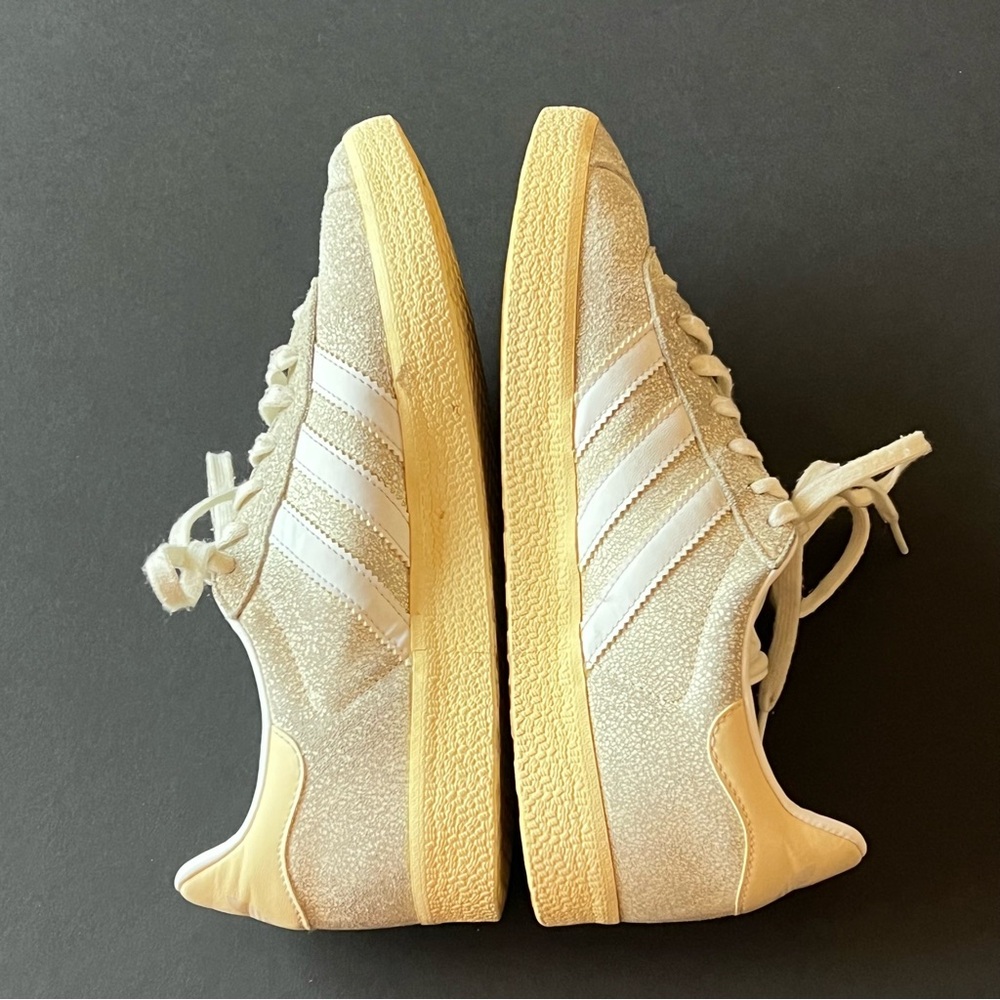 Adidas Gazelle distressed sneakers, cream, lace up size 8 US - Picture 6 of 13